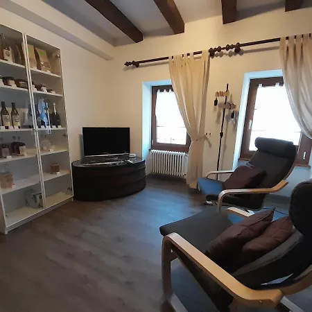 Chez Un Vigneron Au Village Au 2eme Etage Sans Ascenseur Appartement Villeneuve